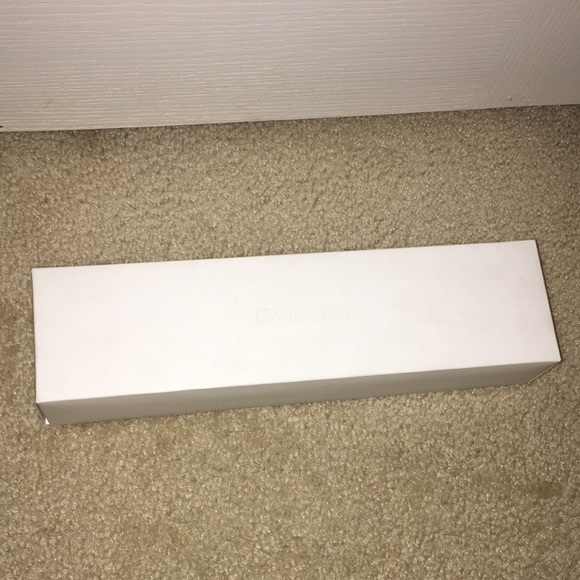 Rose Gold Apple Watch Series 5 - Picture 14 of 17